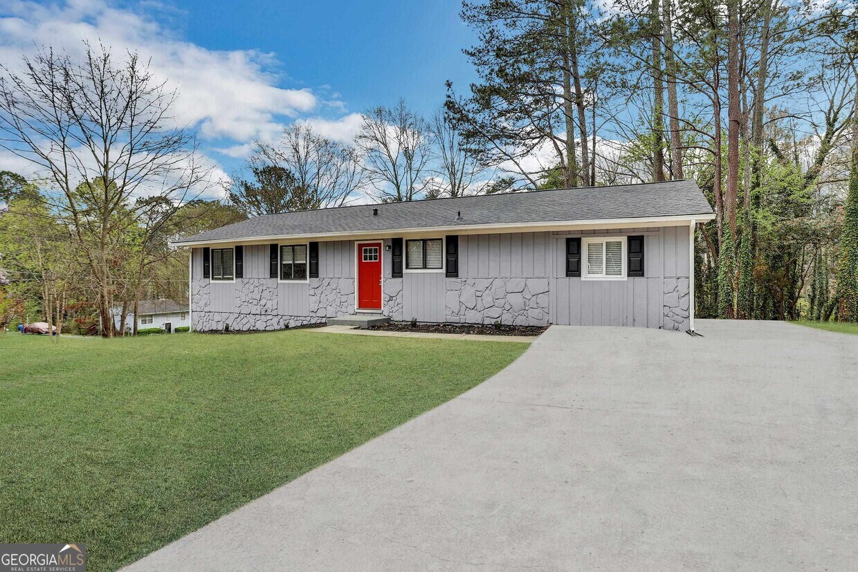 4455 Denise Dr, Decatur, GA 30035 House Rental in Decatur, GA