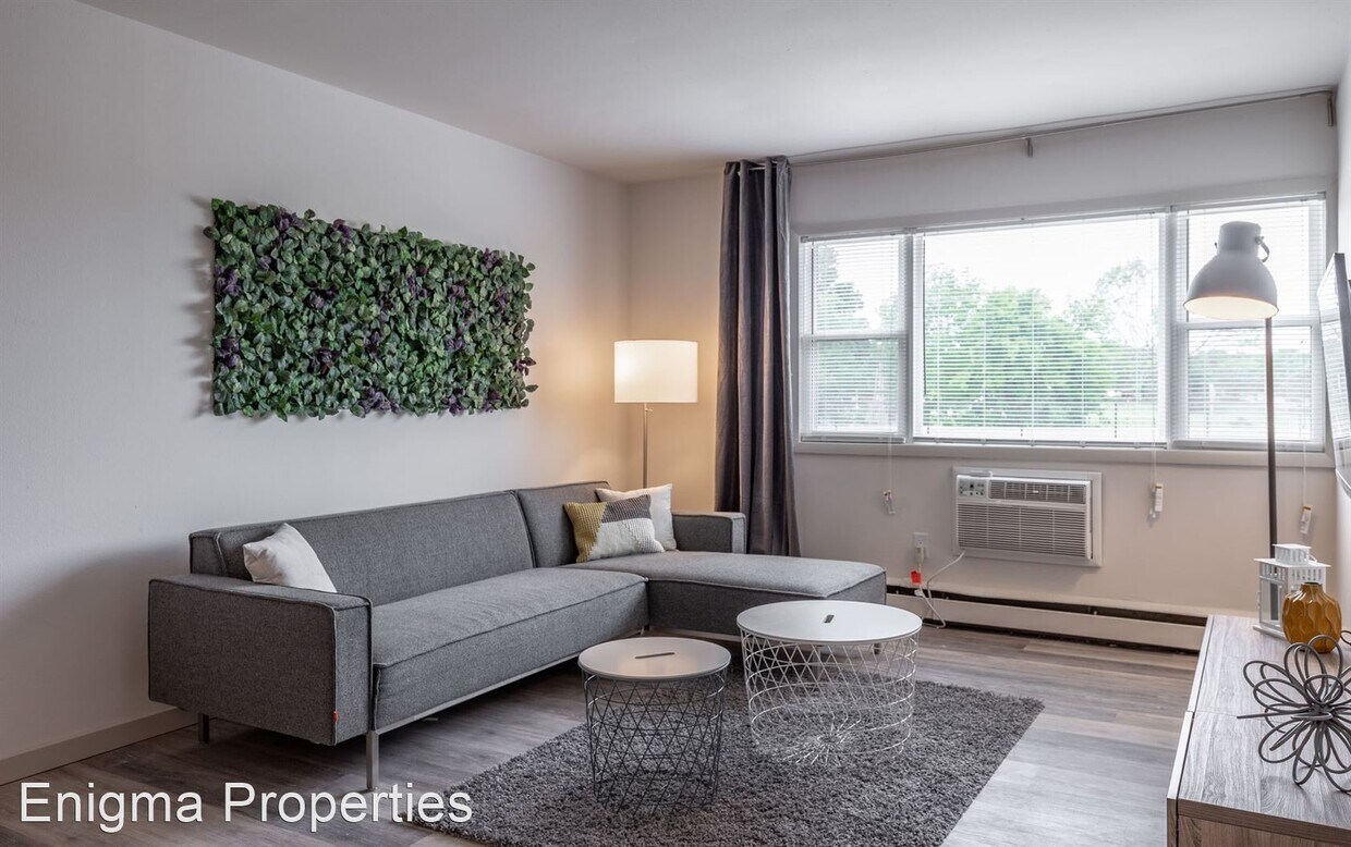 2 br, 1 bath - 2867 S. Kinnickinnic Ave. - 2 br, 1 bath  - 2867 S. Kinnickinnic Ave.