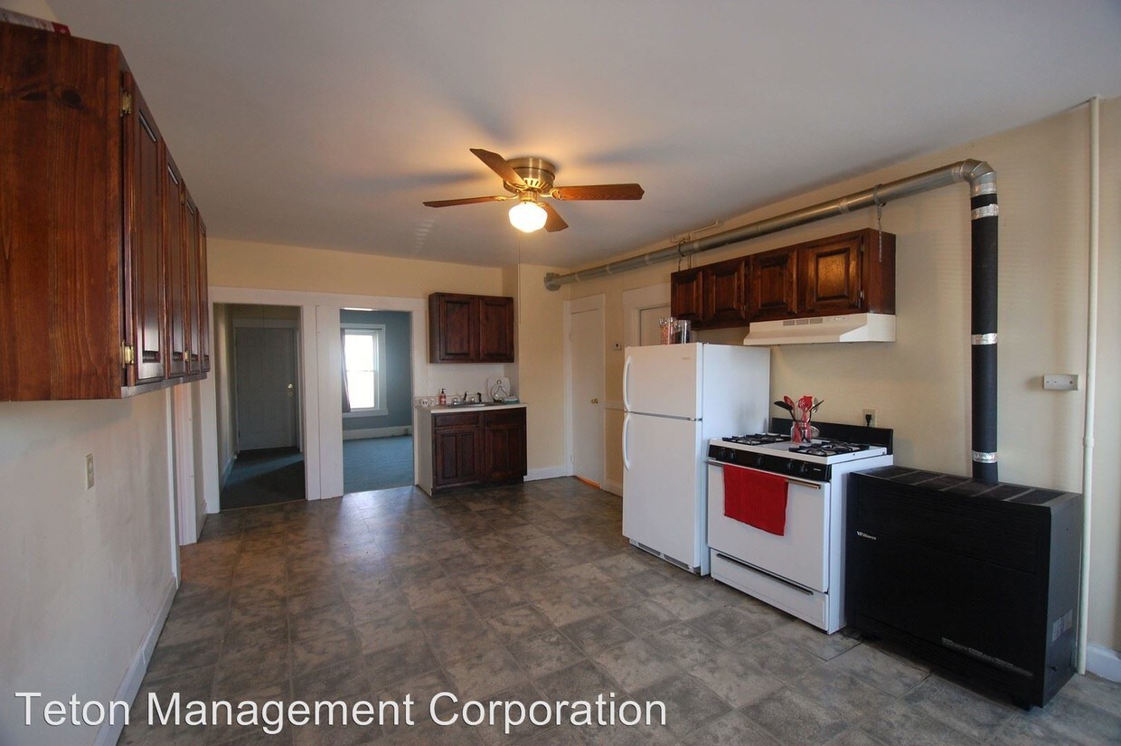 8 Maplewood Ave, Pittsfield, MA 01201 Condo for Rent in Pittsfield