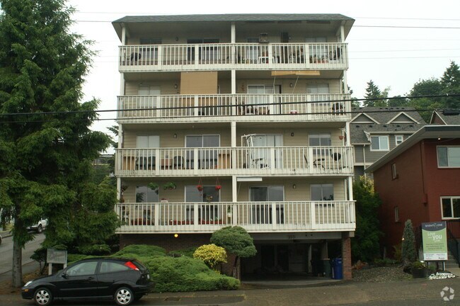 Building Photo - Riveria West