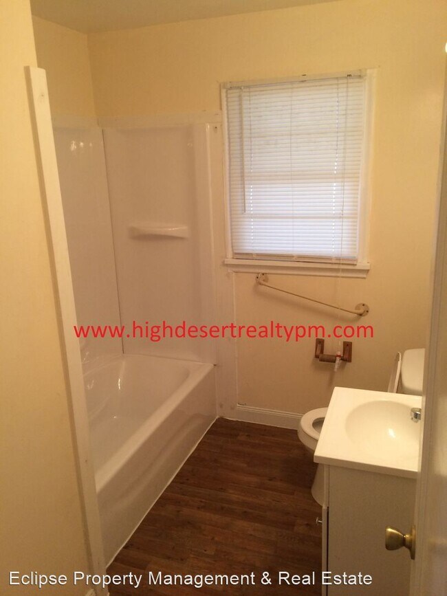 Foto del edificio - 2 br, 1 bath House - 1920 Elm Avenue