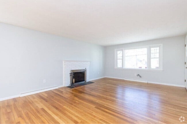 Building Photo - 548 Poplar St
