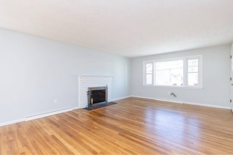 Primary Photo - 548 Poplar St