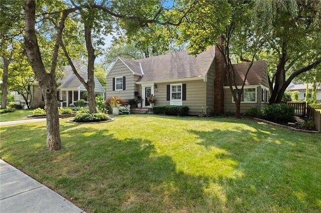 Building Photo - Gorgeous updated 2 bed/2 bath PV charmer