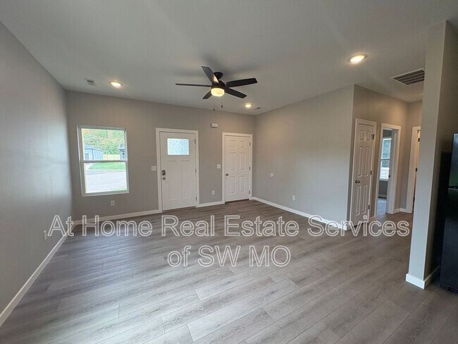 Foto del edificio - 4930 W Minota St