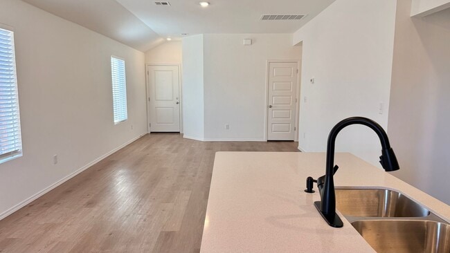 Building Photo - Brand New!! Cute 3 bed, 2 bath in Tuscany Lakes