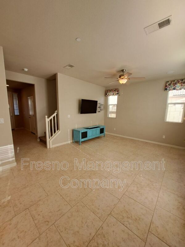 Foto del edificio - 1374 Royalty Way