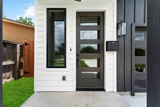 Building Photo - 9227 Ashville Dr