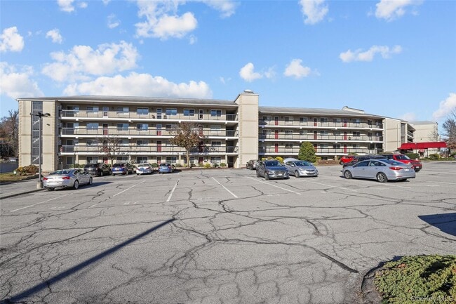 Building Photo - 4 Marina Dr
