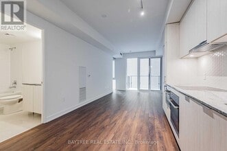 Building Photo - 158 Front St E