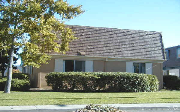 Building Photo - 1720 Ross Cor