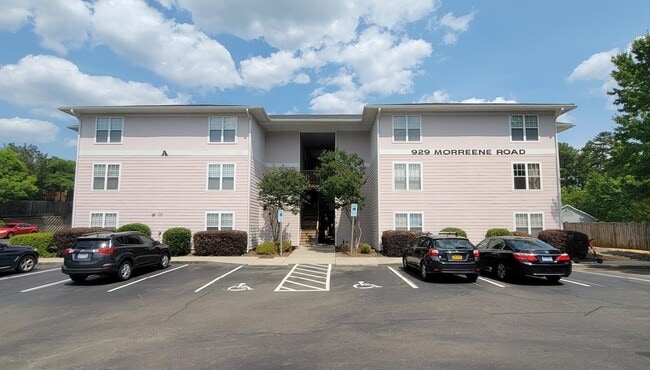 Only 1/4 mile to Duke University - Only 1/4 mile to Duke University Apartment