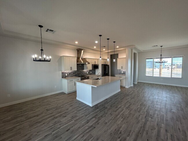 Foto del edificio - 23175 W Skinner Rd