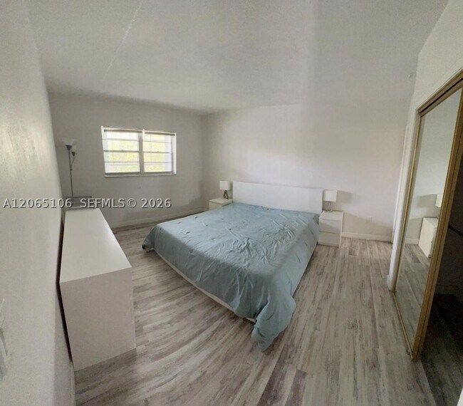 Foto del edificio - 2825 NE 201st Terrace