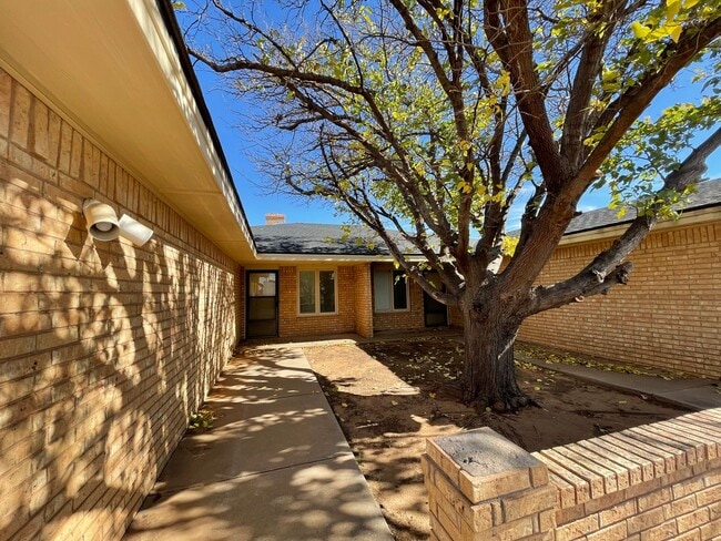 Building Photo - 9703 Ave X