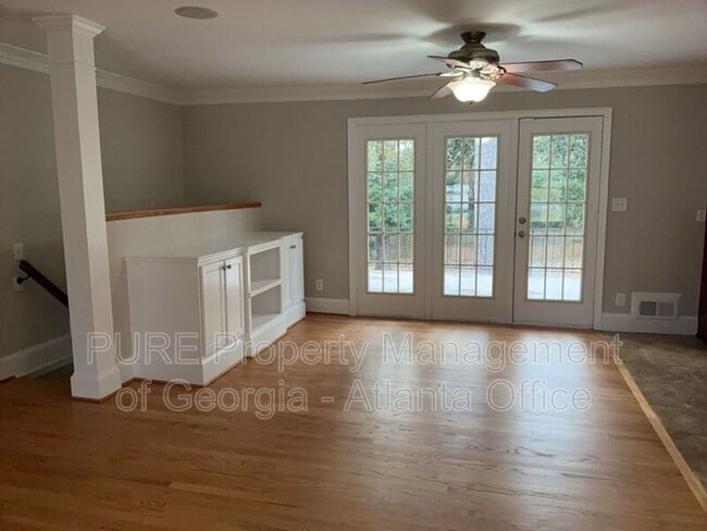 Photo - 3062 Octavia Pl House