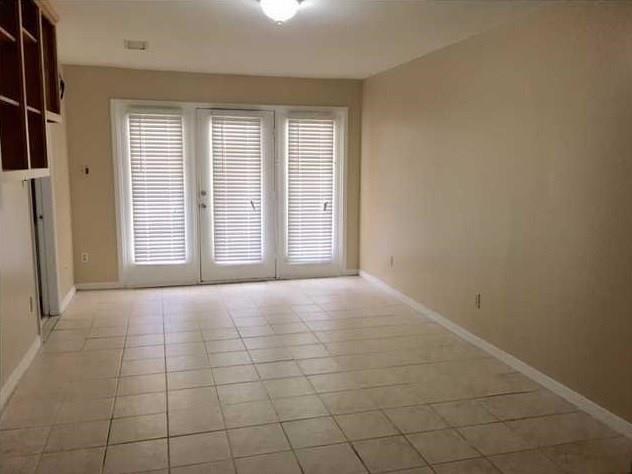 Foto del edificio - 6225 Parkwood Dr