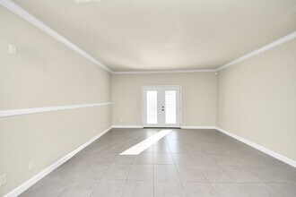 Building Photo - 7545 Brompton St