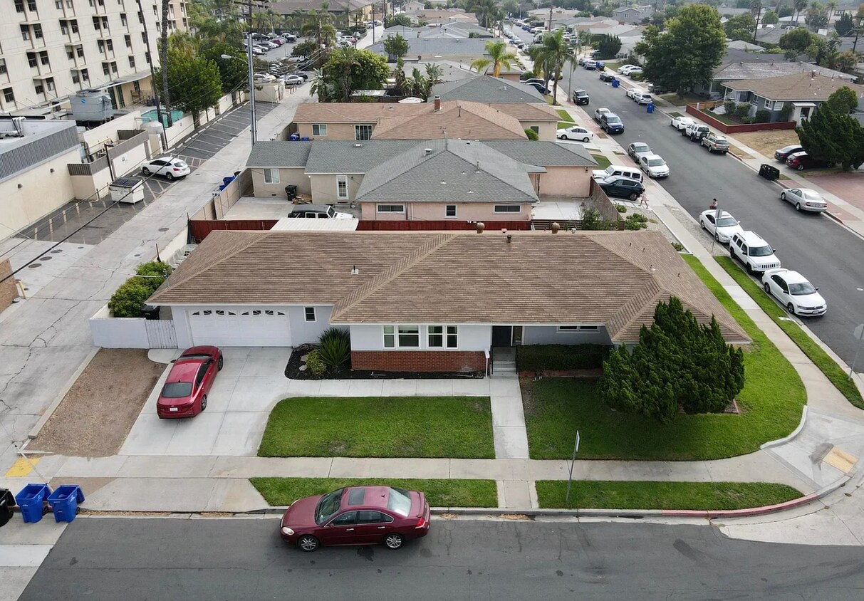 Foto principal - 5071-5073 55th St