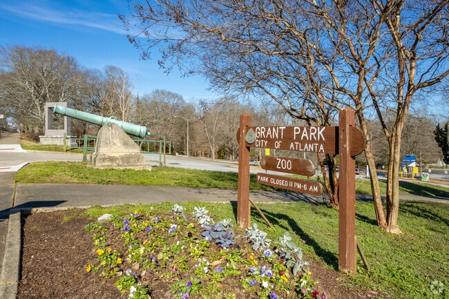 Zoo Atlanta sits at the center of Grant Park.