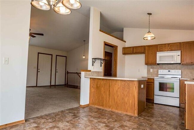 Building Photo - 11818 W Wilkinson Ct