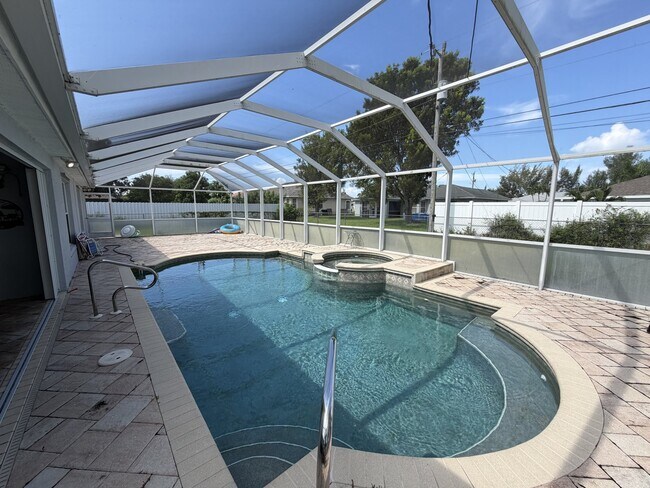 Foto del edificio - 2126 SE 5th Ct