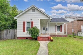 Building Photo - 707 Maryland St