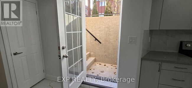 Building Photo - 7164 Rosehurst Dr