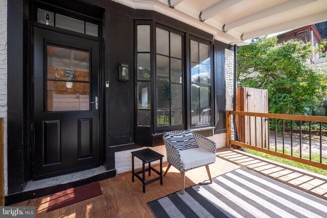 Foto del edificio - 758 Carpenter Ln