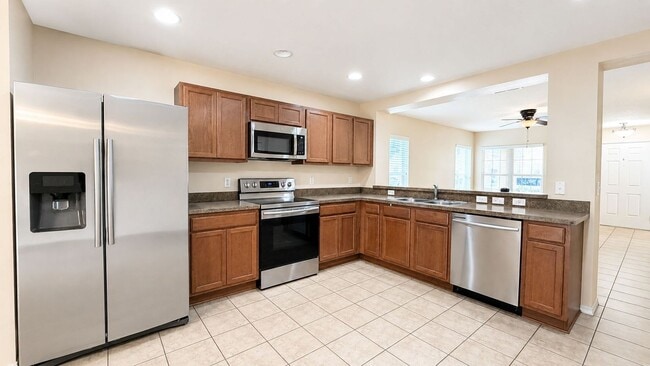 Building Photo - 3105 Seaview Castle Dr