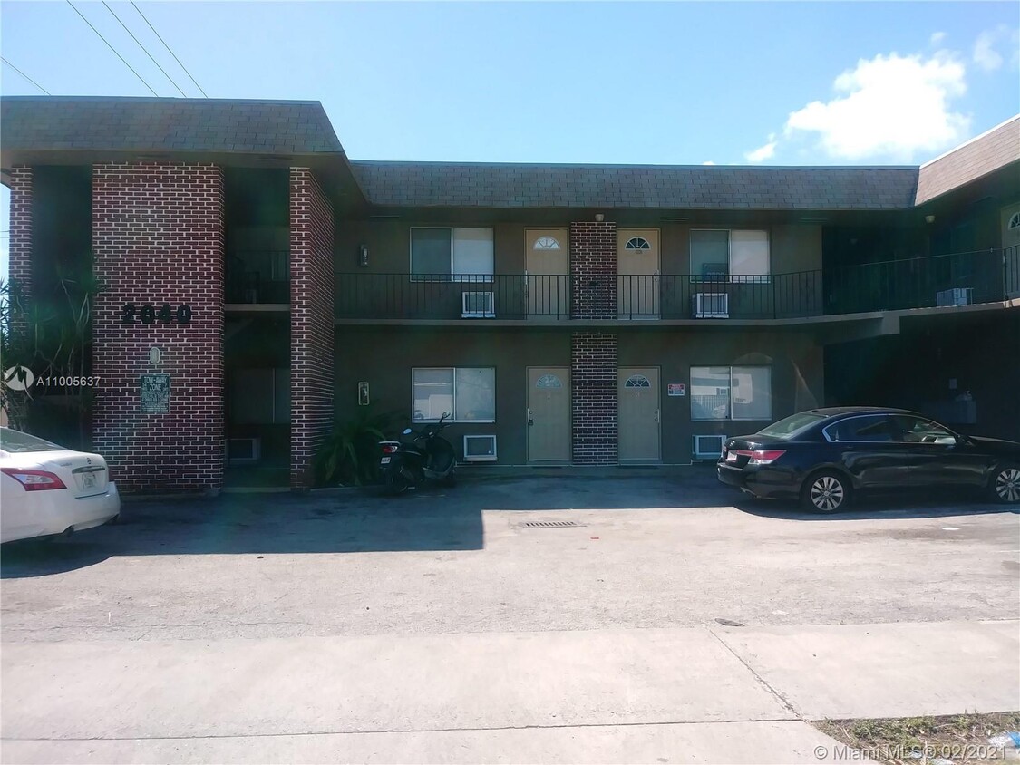 Primary Photo - 2040 Funston St