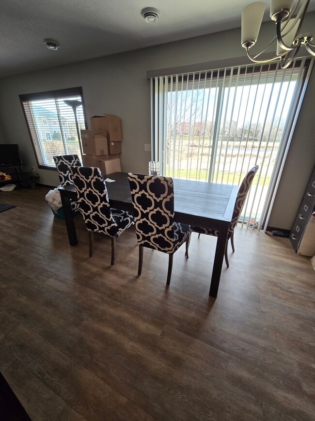 Building Photo - 685 Roberts Rd