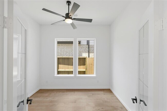 Building Photo - 10623 Hidden Rock Dr