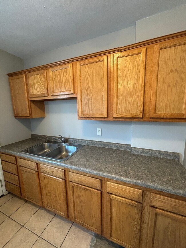 Foto del edificio - 2 Bedroom townhouse for rent in Waterloo!