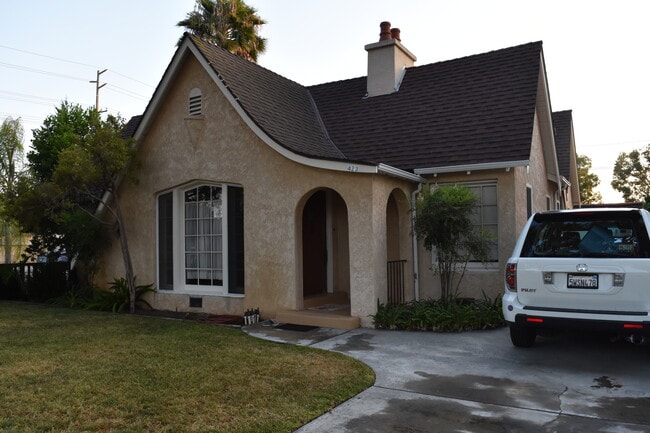 Zona de Colony, Anaheim, cerca de Disneyland. - 423 S Indiana St