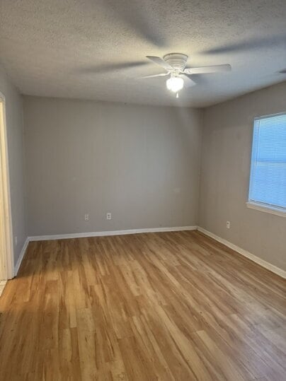 Building Photo - "Charming 3-Bedroom Home with 2 Full Baths in Indianapolis – Perfect Blend of Comfort and Conveni...