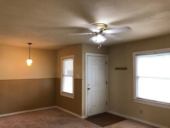 Building Photo - 4228 Surrey St