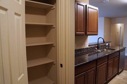 Foto del edificio - 8127 Tanner Ave