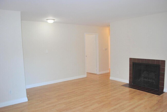 Foto del edificio - Updated, Bright, Spacious & Clean! Excellent Location at The Vintner in San Ramon