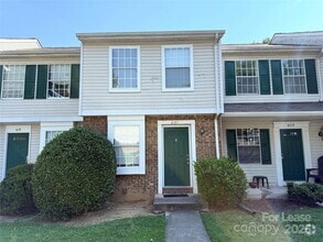 Building Photo - 621 Lex Dr