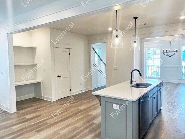 Building Photo - 163 Oasis Dr