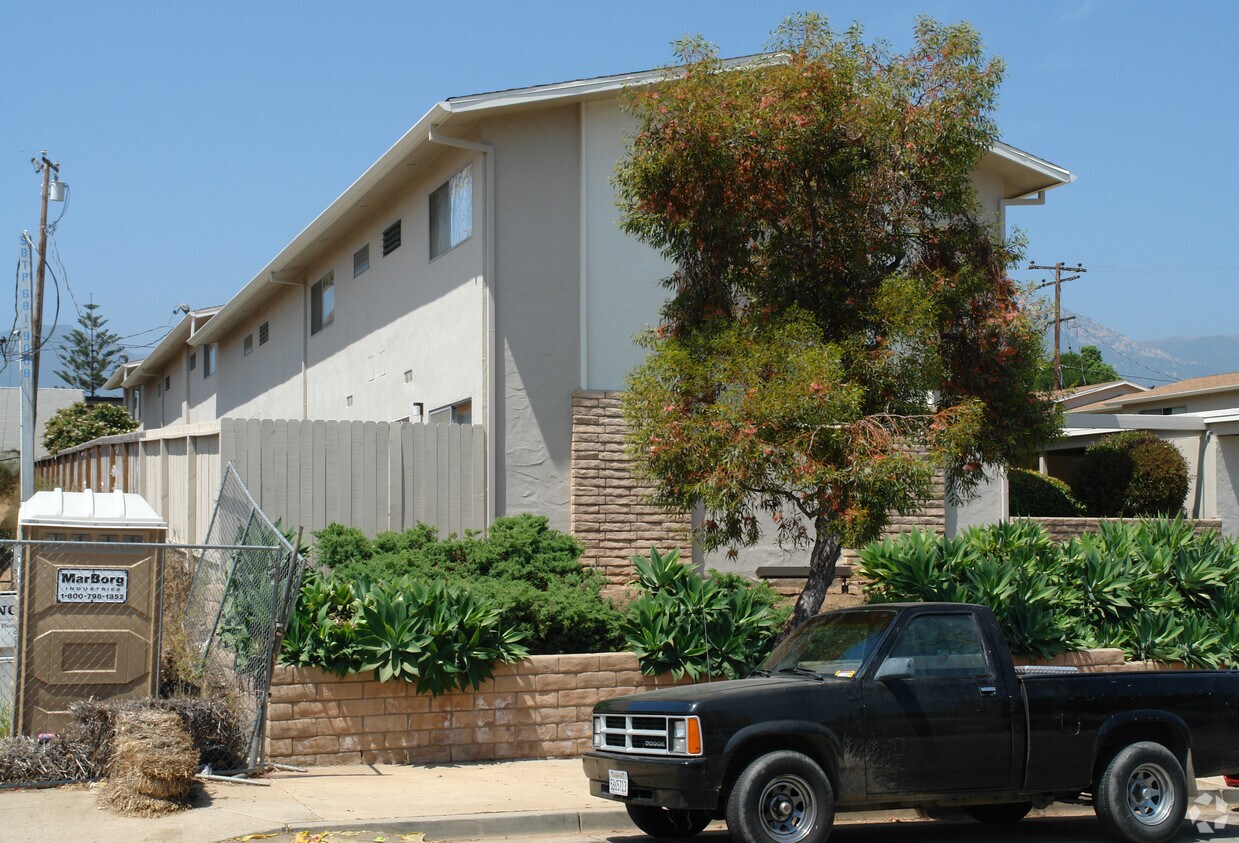 Building Photo - 4002 Via Lucero