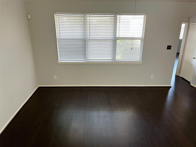 Foto del edificio - 4830 Montclair Hill Ln