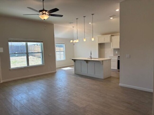 Building Photo - Newly Built!