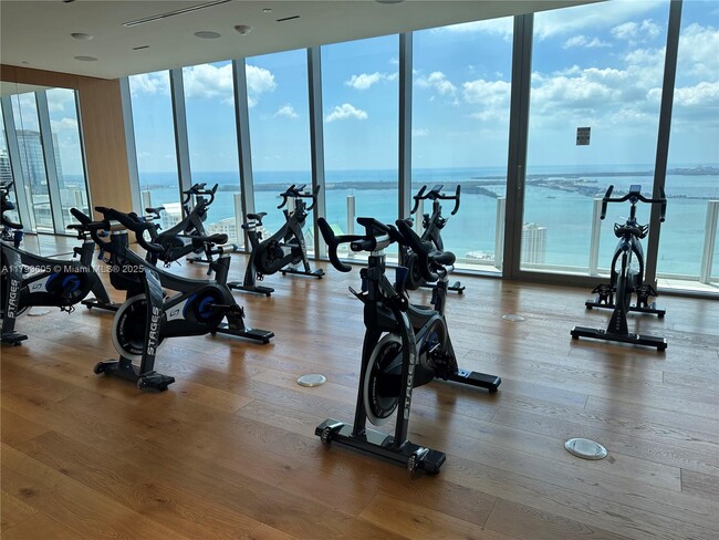 Foto del edificio - 300 Biscayne Blvd Way