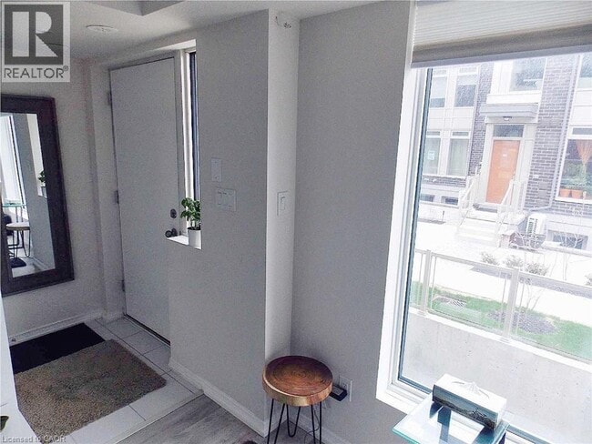 Building Photo - 7 Applewood Ln