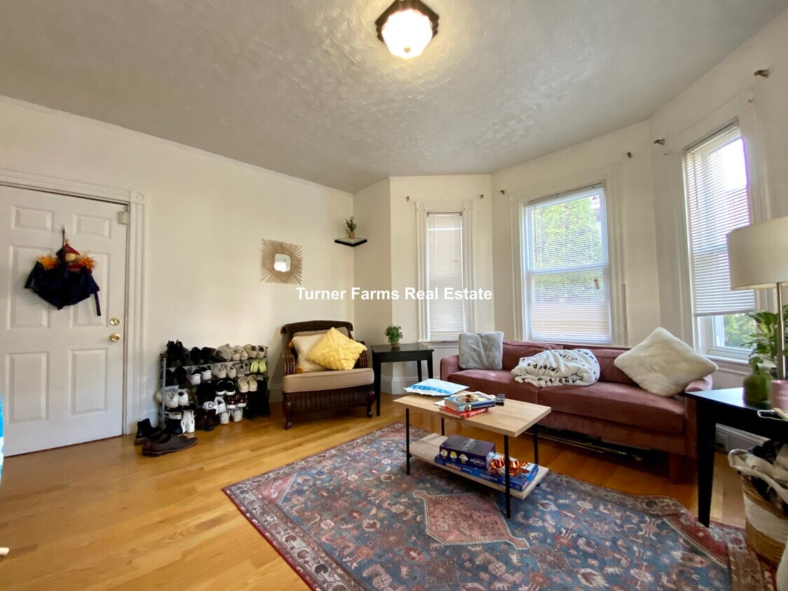 Foto principal - 205 Hillside St