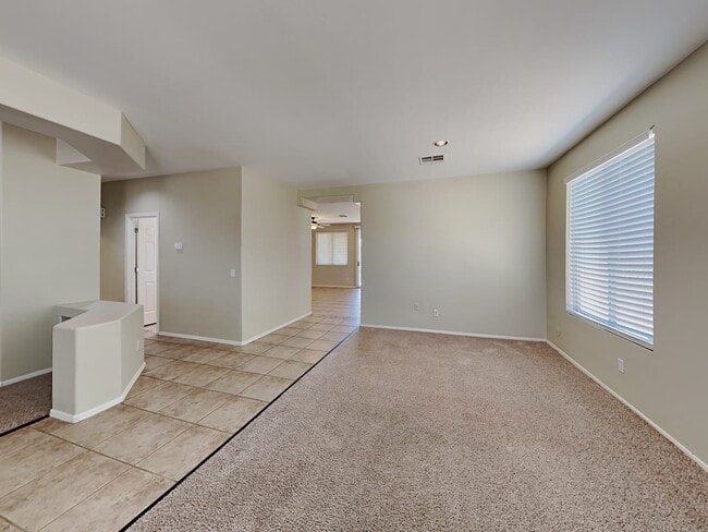 Building Photo - 17549 W Lavender Ln