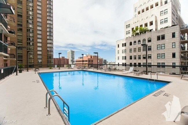 Foto del edificio - 1133 N Dearborn St