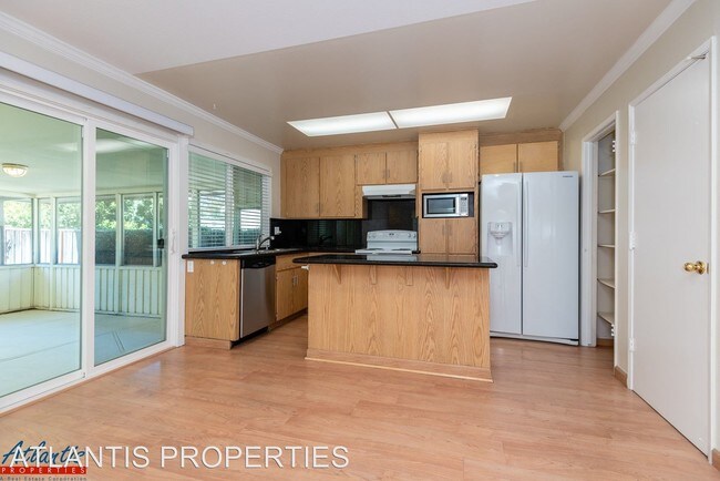 Building Photo - 3 br, 2 bath House - 1885 Gillian Way